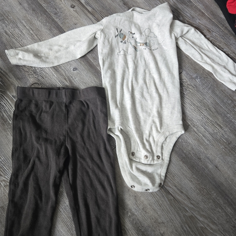 24 M Boys Gray Long Sleeve Onesie and Black Pants Set